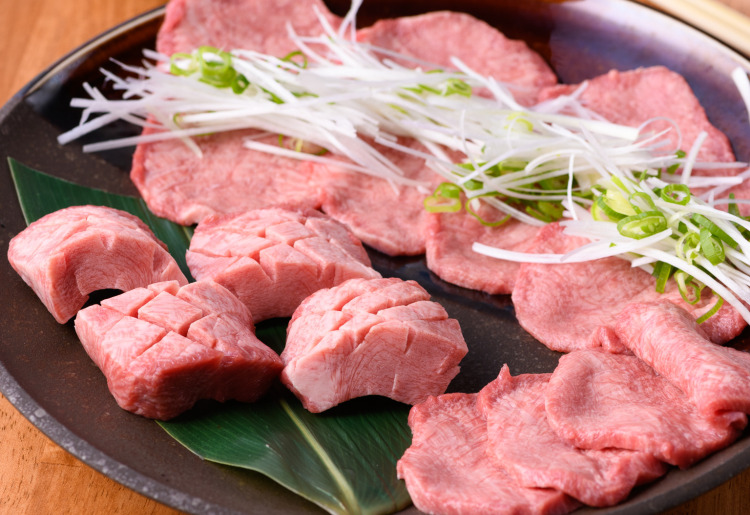 【当店一押し！噛めば噛むほどお肉の旨味が溢れ出る】ネギ塩牛タン